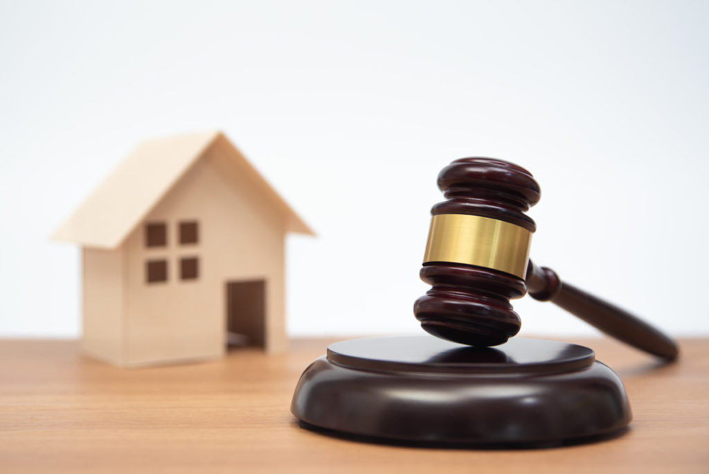 Exclusivité en Immobilier : Définition, Mandat Exclusif et Loi Hoguet